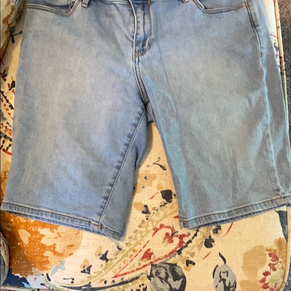 Calvin Klein Bermuda Shorts - Picture 3 of 8